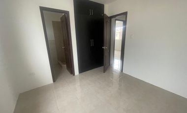 URBANIZACION MALAGA DOS VENDO PRECIOSA VILLA DOS PLANTAS, TRES DORMITORIOS, EXCELENTES ACABADOS