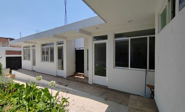 Se Renta Propiedad en Vista Bella ideal para escuela, o clínica