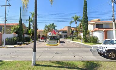 Oportunidad Casa de Remate Bancario !! Ave Naciones Unidas, Zapopan, Jal.