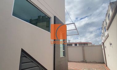 Venta_ Edificio en venta òptimo para instituciones financieras o empresas en busca de una ubicación estratégica en una zona de alta actividad comercia