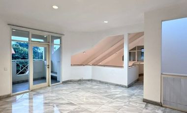 RUMAH SPEKTAKULER di BUKIT GOLF PONDOK INDAH, JAKSEL