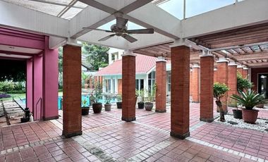RUMAH SPEKTAKULER di BUKIT GOLF PONDOK INDAH, JAKSEL