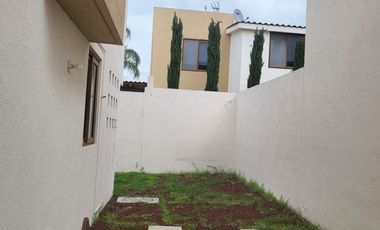 Renta juriquilla, casa amueblada en condominio, Real del Lago, Cumbres Juriquilla, Querétaro