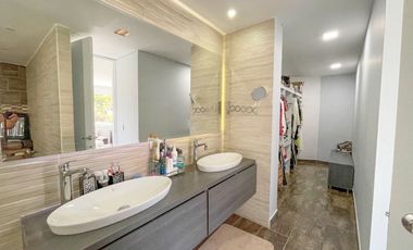 PR17252 Arriendo de casa amoblada en Alto del Escobero