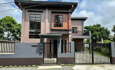 semi-furnished, modern contemporary house and lot | In the heart of Tagaytay City| Lot - 320 sqm| Floor area - 258 sqm|