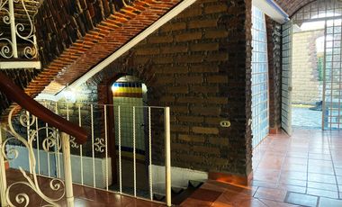 CASA EN VENTA, 1,774.84M2 CON ALBERCA EN TLAYACAPAN MORELOS