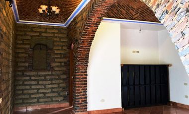 CASA EN VENTA, 1,774.84M2 CON ALBERCA EN TLAYACAPAN MORELOS