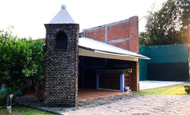 CASA EN VENTA, 1,774.84M2 CON ALBERCA EN TLAYACAPAN MORELOS
