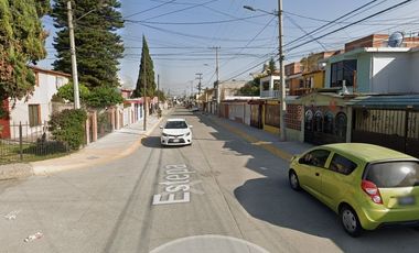 ¡APROVECHA ESTA INCREÍBLE OPORTUNIDAD PARA HACER CRECER TU PATRIMONIO! Casa en REMATE BANCARIO Fraccionamiento Izcalli San Pablo, Tultitlán, México