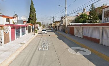 ¡APROVECHA ESTA INCREÍBLE OPORTUNIDAD PARA HACER CRECER TU PATRIMONIO! Casa en REMATE BANCARIO Fraccionamiento Izcalli San Pablo, Tultitlán, México