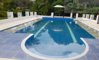 EN EL CARMEN DE ÁPICALA TOLIMA permitamos hermosa casa campestre.