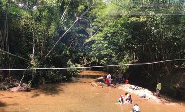 EN EL CARMEN DE ÁPICALA TOLIMA permitamos hermosa casa campestre.