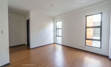 Benitez Courtyard Townhomes | Six Bedroom 6BR Townhouse For Sale - #2992