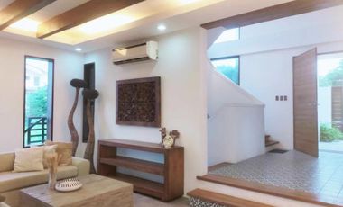 Spacious 6 Bedrooms House with Pool in Uphill Royale Cebu