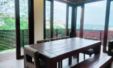 Spacious 6 Bedrooms House with Pool in Uphill Royale Cebu