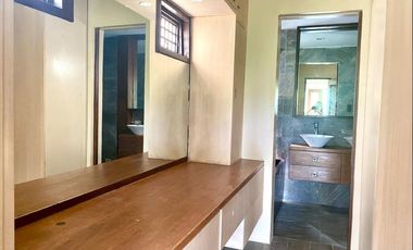 Spacious 6 Bedrooms House with Pool in Uphill Royale Cebu
