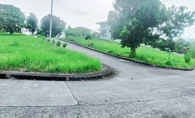 Spacious 6 Bedrooms House with Pool in Uphill Royale Cebu