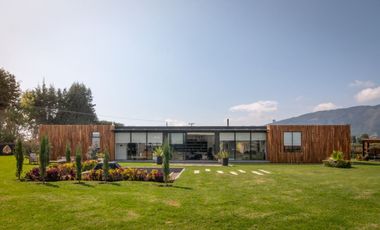 Venta Casa, Tenjo, amplia 1 piso, 4 habitaciones, 5 baños.
