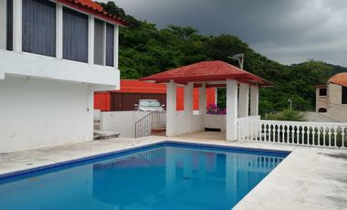 EN VENTA CASA PRIVADA EN ACAPULCO DORADO FRACCIONAMIENTO CUMBRES MUY CERCA DE AVENIDA COSTERA MIGUEL ALEMAN