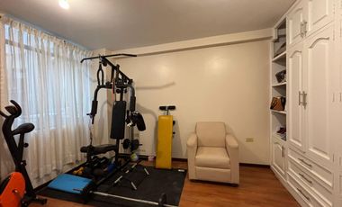 Departamento central en venta en avenida universitaria