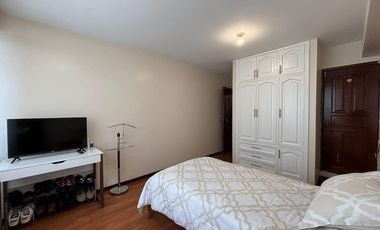 Departamento central en venta en avenida universitaria