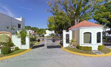 Casa Residencial en Fracc. Privanzas, Ciudad del Carmen, Campeche. **Remate Bancario**.