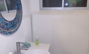 Se Vende Casa De Dos Pisos En Ciudad De Quillota $110.000.000   construidos 140.M. Dor 2 baños 2, casa esquina