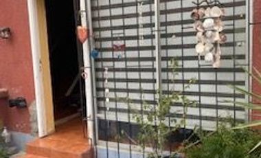 Se Vende Casa De Dos Pisos En Ciudad De Quillota $110.000.000   construidos 140.M. Dor 2 baños 2, casa esquina