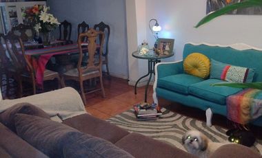 Se Vende Casa De Dos Pisos En Ciudad De Quillota $110.000.000   construidos 140.M. Dor 2 baños 2, casa esquina