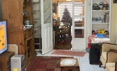 Se Vende Casa De Dos Pisos En Ciudad De Quillota $110.000.000   construidos 140.M. Dor 2 baños 2, casa esquina