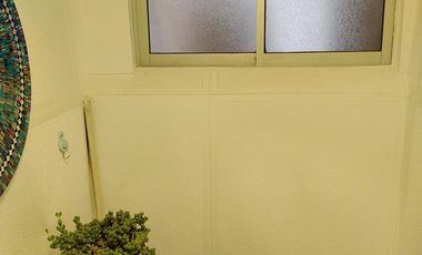 Se Vende Casa De Dos Pisos En Ciudad De Quillota $110.000.000   construidos 140.M. Dor 2 baños 2, casa esquina