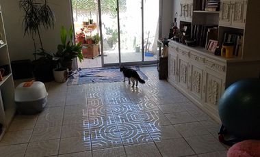 Se Vende Casa De Dos Pisos En Ciudad De Quillota $110.000.000   construidos 140.M. Dor 2 baños 2, casa esquina