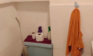 Se Vende Casa De Dos Pisos En Ciudad De Quillota $110.000.000   construidos 140.M. Dor 2 baños 2, casa esquina