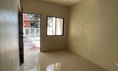 Spacious Townhouse in Fairview with 3 Bedrooms and 1 Car Garage Near-Center Mall PH2686