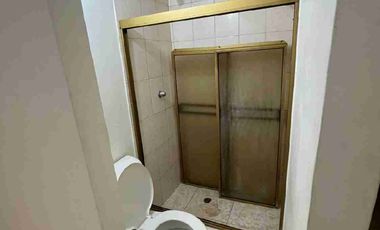 Casa en alquiler tres dormitorios sala de estar en Vía a la Costa