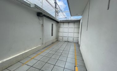 CIUDADELA LOS ALMENDROS VENDO PRECIOSA Y AMPLIA CASA ESQUINERA DE DOS PISOS CON AREAS DE OFICINA