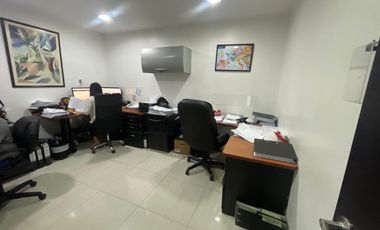 CIUDADELA LOS ALMENDROS VENDO PRECIOSA Y AMPLIA CASA ESQUINERA DE DOS PISOS CON AREAS DE OFICINA