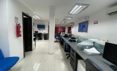 CIUDADELA LOS ALMENDROS VENDO PRECIOSA Y AMPLIA CASA ESQUINERA DE DOS PISOS CON AREAS DE OFICINA