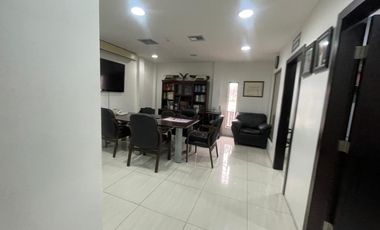 CIUDADELA LOS ALMENDROS VENDO PRECIOSA Y AMPLIA CASA ESQUINERA DE DOS PISOS CON AREAS DE OFICINA