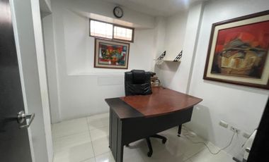 CIUDADELA LOS ALMENDROS VENDO PRECIOSA Y AMPLIA CASA ESQUINERA DE DOS PISOS CON AREAS DE OFICINA