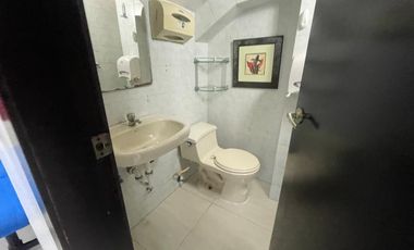 CIUDADELA LOS ALMENDROS VENDO PRECIOSA Y AMPLIA CASA ESQUINERA DE DOS PISOS CON AREAS DE OFICINA