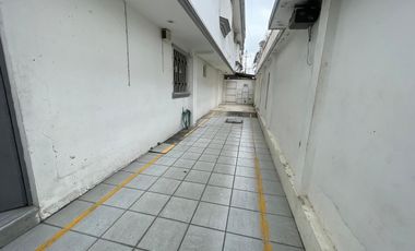 CIUDADELA LOS ALMENDROS VENDO PRECIOSA Y AMPLIA CASA ESQUINERA DE DOS PISOS CON AREAS DE OFICINA