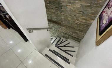 CIUDADELA LOS ALMENDROS VENDO PRECIOSA Y AMPLIA CASA ESQUINERA DE DOS PISOS CON AREAS DE OFICINA