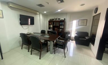 CIUDADELA LOS ALMENDROS VENDO PRECIOSA Y AMPLIA CASA ESQUINERA DE DOS PISOS CON AREAS DE OFICINA