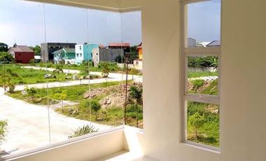House and Lot in Valenzuela City, 4BR Ivory Dulalia Executive Village Valenzuela