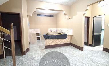 En Alquiler Casa Amplia de 7 Dormitorios apta para Empresas, Instituciones Públicas o Privadas, Escuelas de Capacitación