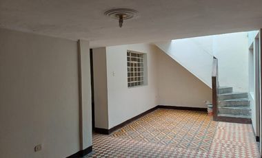 VENTA DE CASA EN URB. EL TRAPECIO, CHIMBOTE