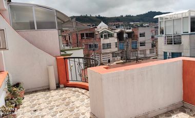 VENDO CASA URBANIZACION LAS QUINTAS