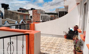 VENDO CASA URBANIZACION LAS QUINTAS