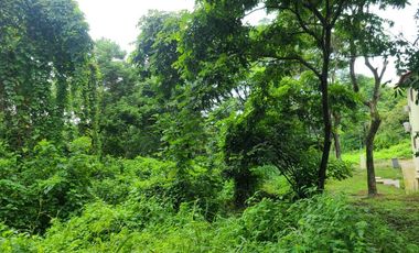 Terreno esquinero de venta en la Urbanización Lago de Capeira, 720 m2.